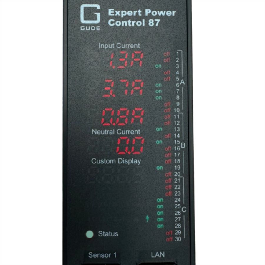GUDE EPC 87-3300-18 PDU commutée et mesurée, 30 ports, verticale, 400V 3P , noir, 170 cm