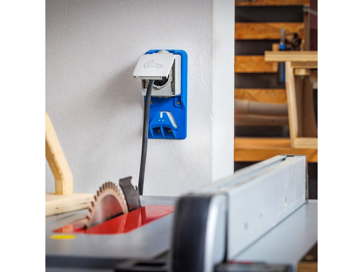 BACHMANN Prise de charge voiture à contact de protection, version pour montage en surface