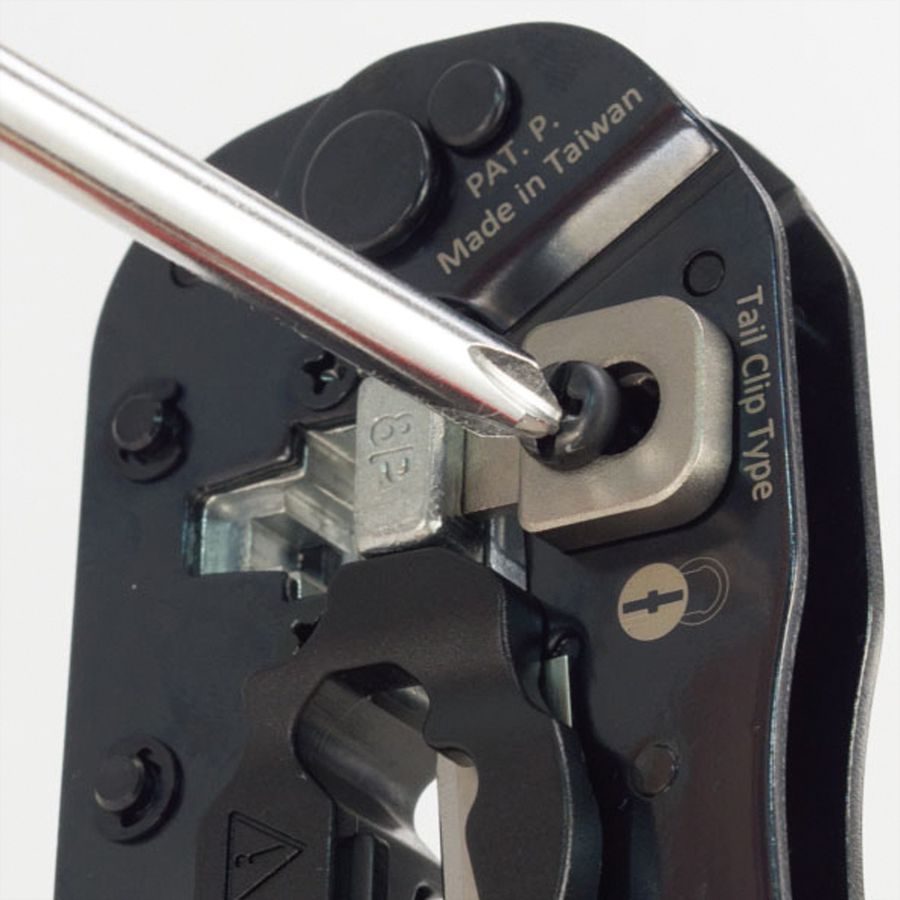 VALUE Pince à sertir universelle pour RJ45 (8P8C) avec / sans raccord de blindage