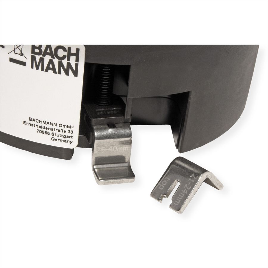BACHMANN TWIST 2 1xUTE 1xUSB A/C 22W 2,0m AEH RAL9005 30GE rond, Mess.p.Ph. 3G4 CEE32A Lan Commutation p.D.
