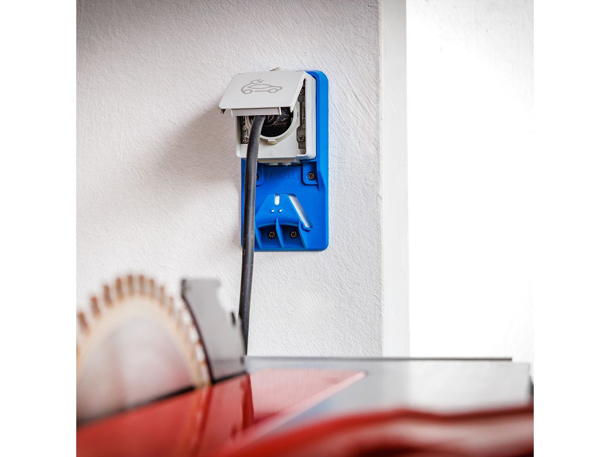 BACHMANN Prise de charge voiture à contact de protection, version pour montage en surface