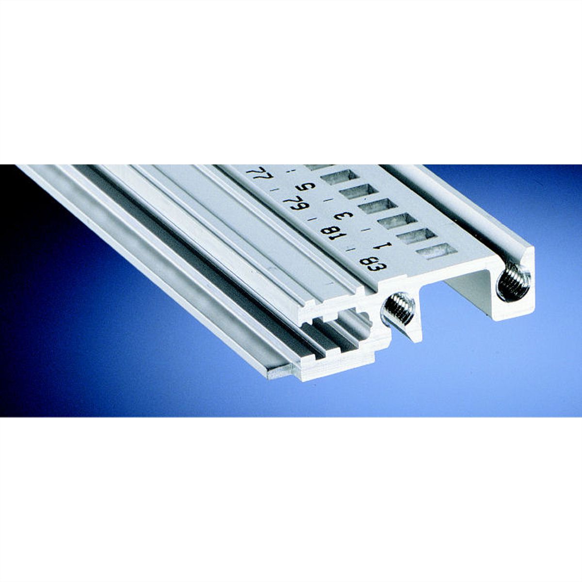SCHROFF Devant de rail horizontal, Type H-KD, Lourd, Lèvre courte, 28 HP