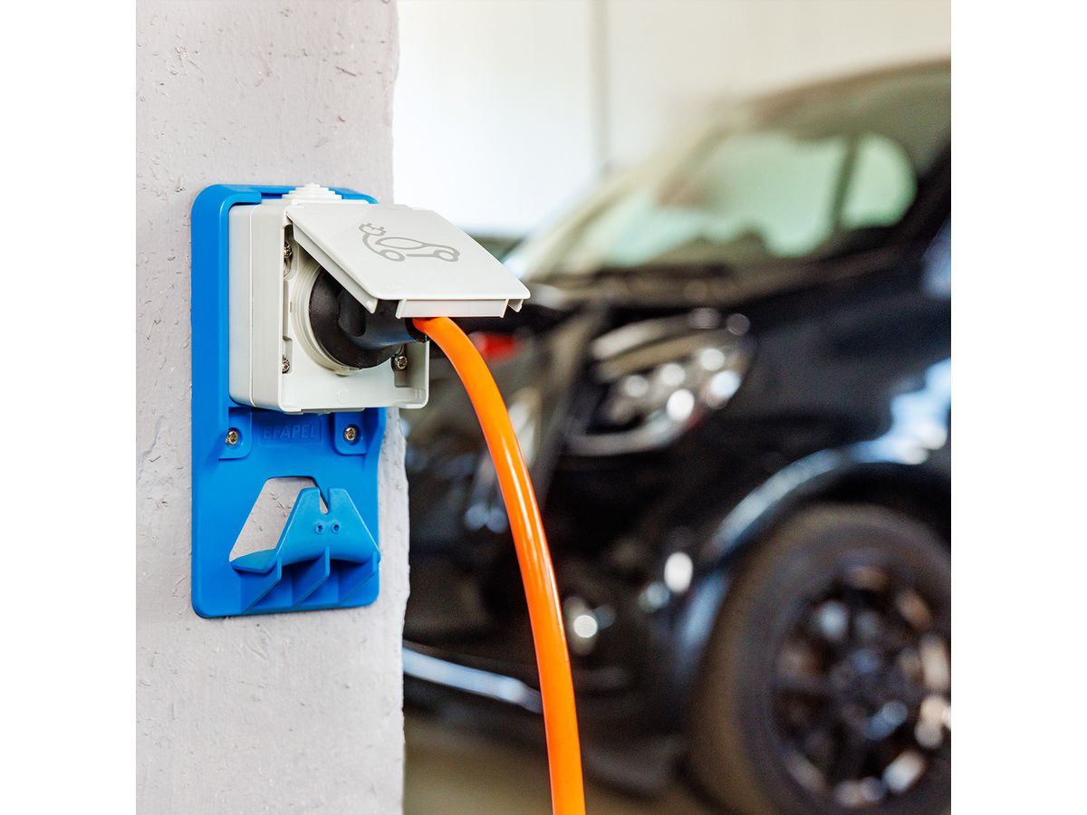 BACHMANN Prise de charge voiture à contact de protection, version pour montage en surface