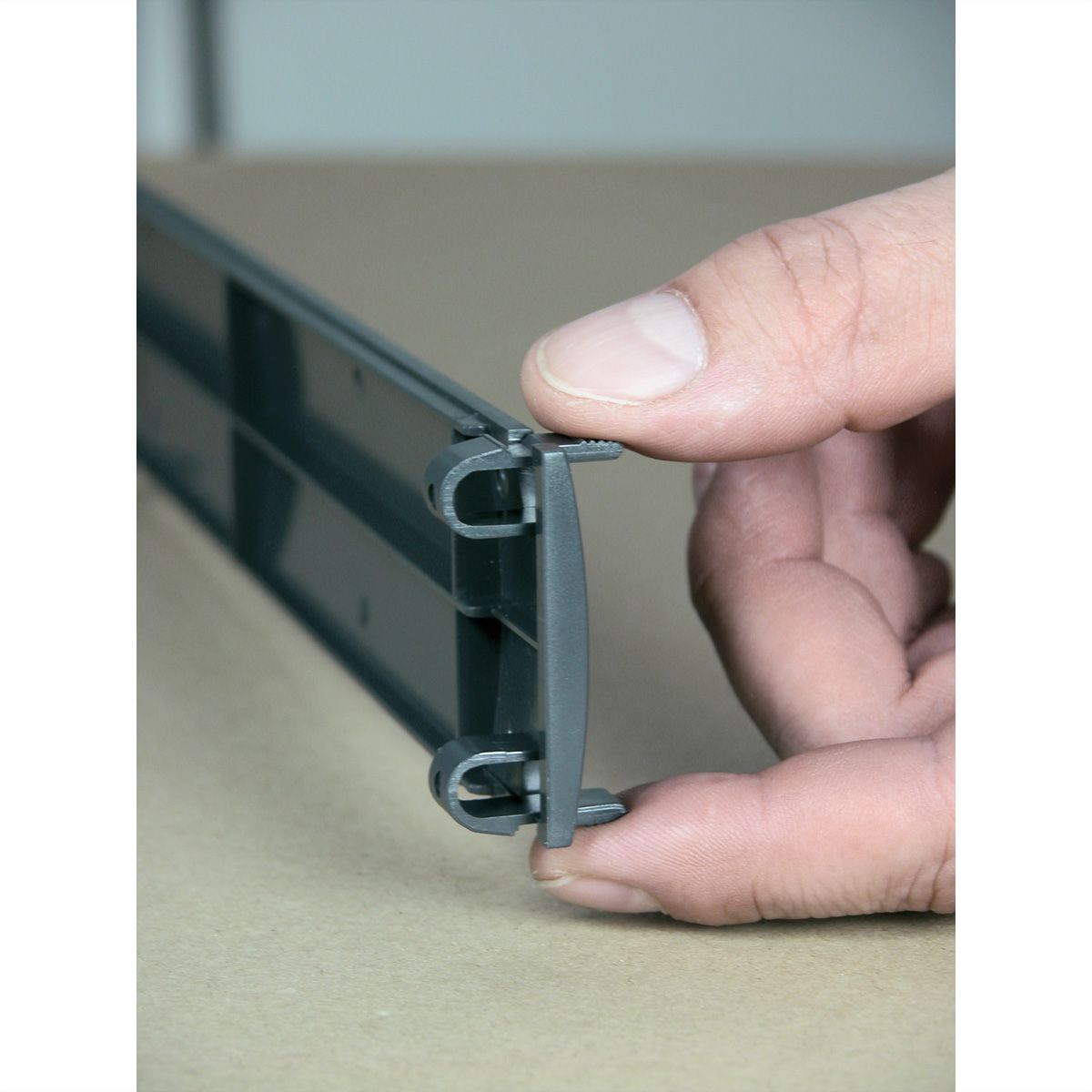 Caches plastiques 19" 1 UH, RAL 7035 gris clair, 10 pièces, gris