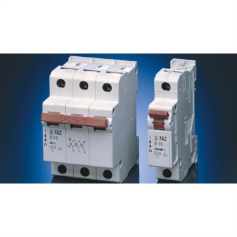 Modules de distribution d'énergie SCHROFF selon DIN 43880, disjoncteur 1 x 16 A