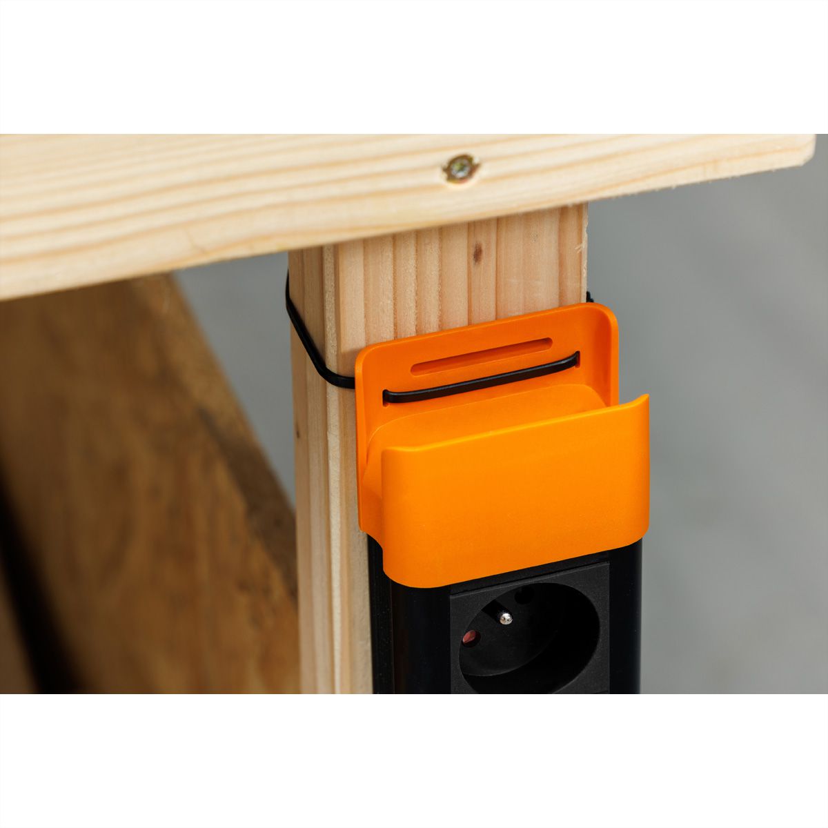 BACHMANN CONNECTUS 6xUTE , 1xinterrupteur 2,0m CEE7/7 noir/orange