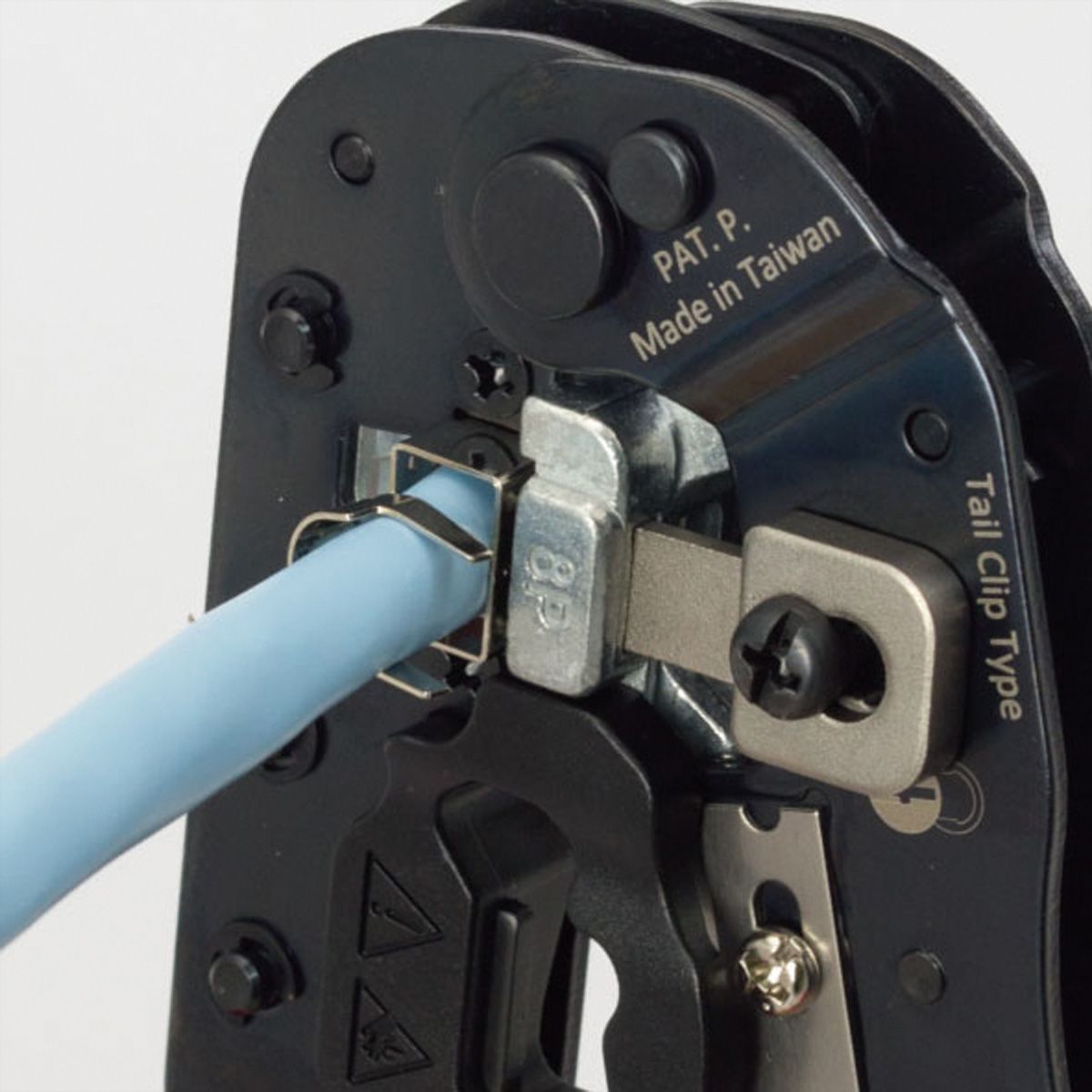 VALUE Pince à sertir universelle pour RJ45 (8P8C) avec / sans raccord de blindage