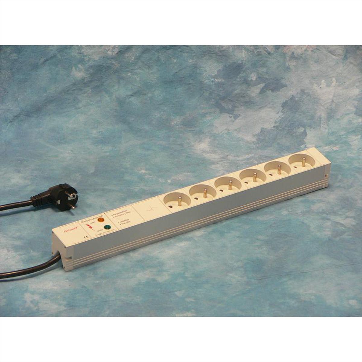 Bâti de prises SCHROFF, UTE, 6 prises, 19", avec protection contre les transitoires et filtre d'antiparasitage